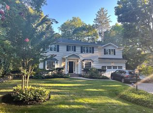 16 Hillside Ave, Port Washington, NY 11050