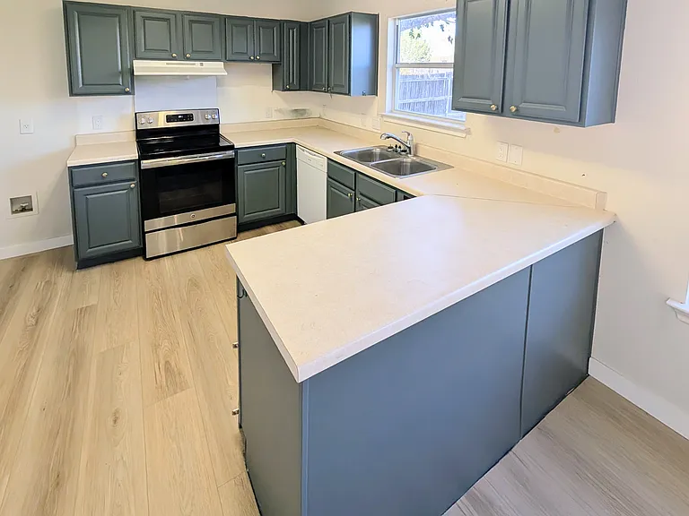 222 Phillips St — Photo 22