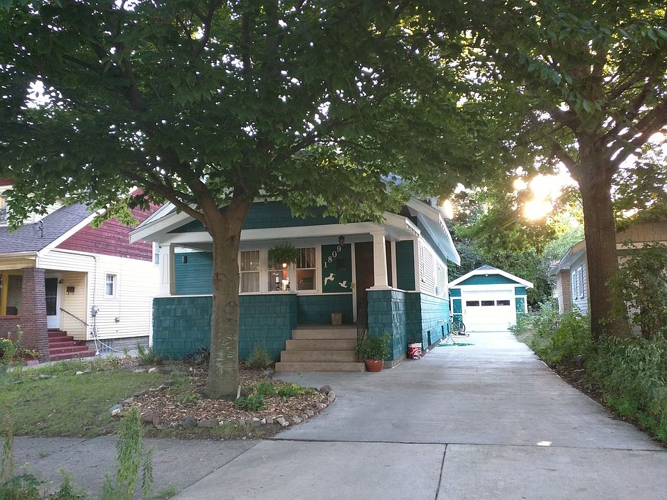1st image of 1809 Willard Ave SE