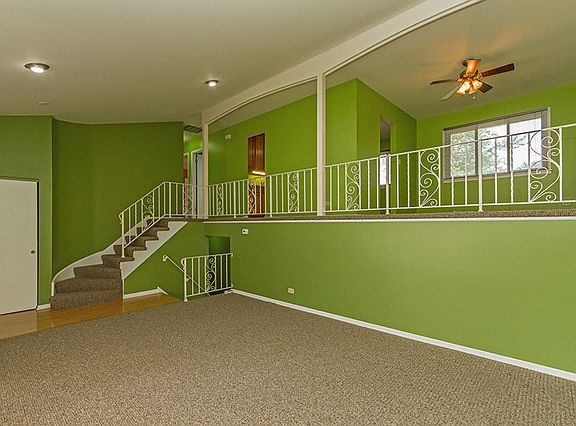3rd image of 208 Acorn Ct