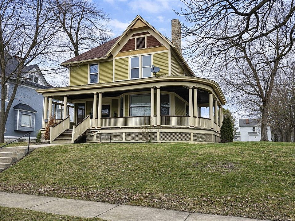 1st image of 305 E Lincoln Ave
