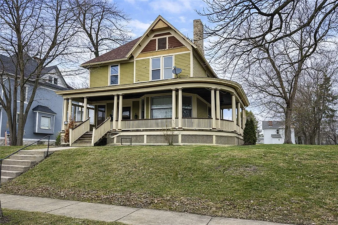 305 E Lincoln Ave photo 1
