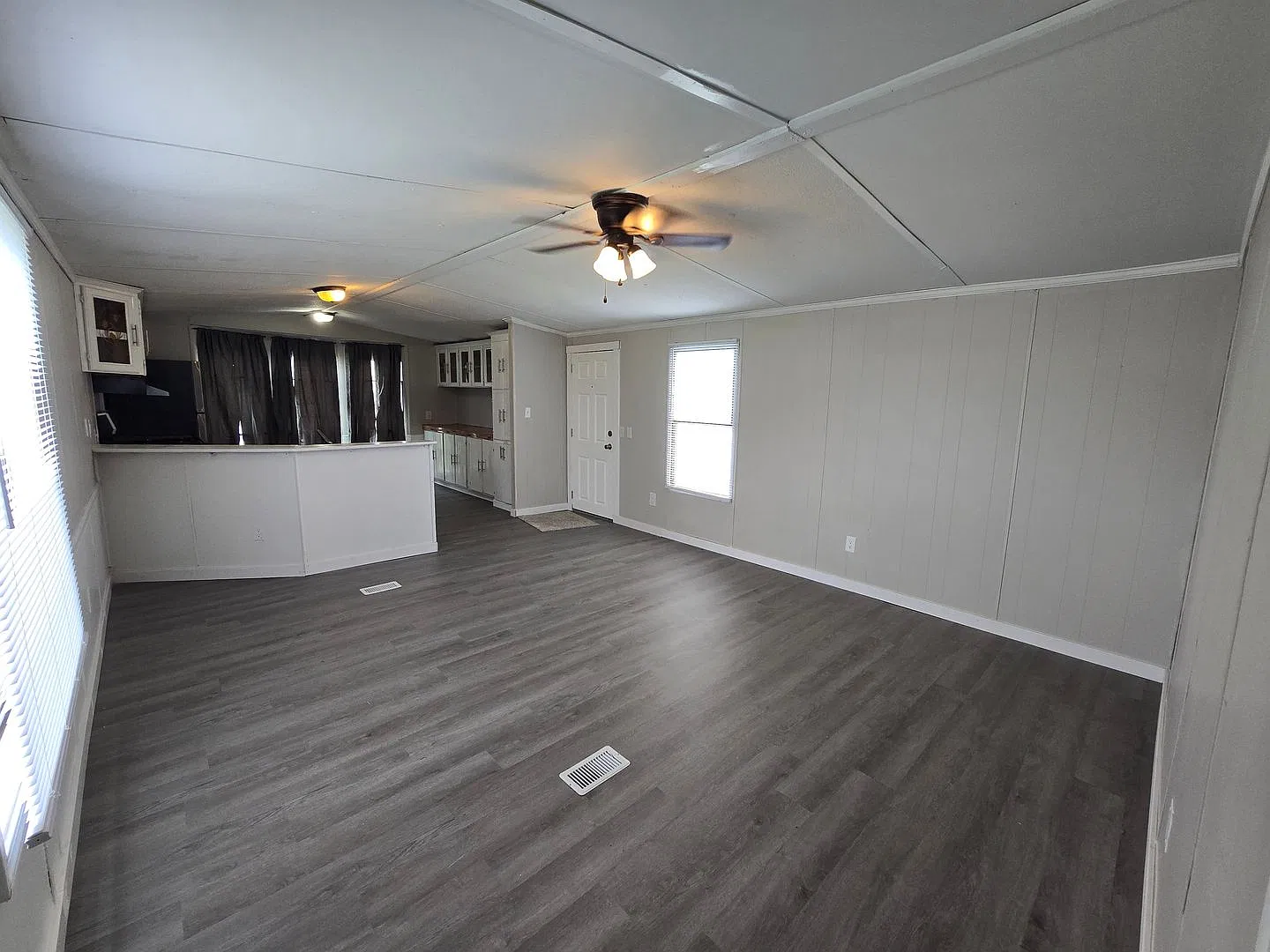 Paddock Fields Mobile Home Park — Photo 4