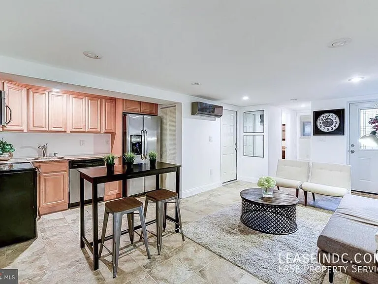 31 T St NW #B — Photo 3