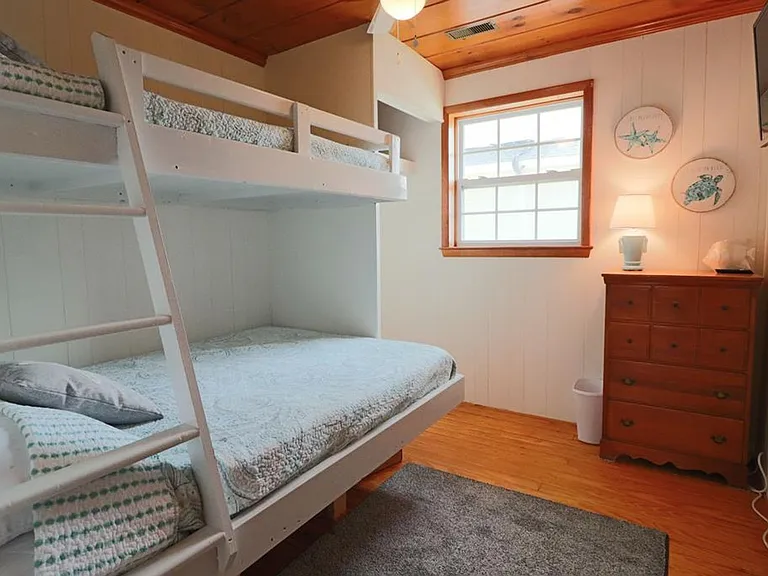 1108 N Shore Dr — Photo 14