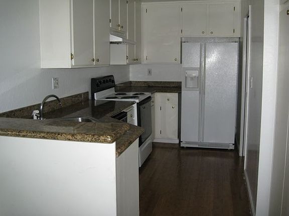 4th image of 120 Saint Michaels Ct