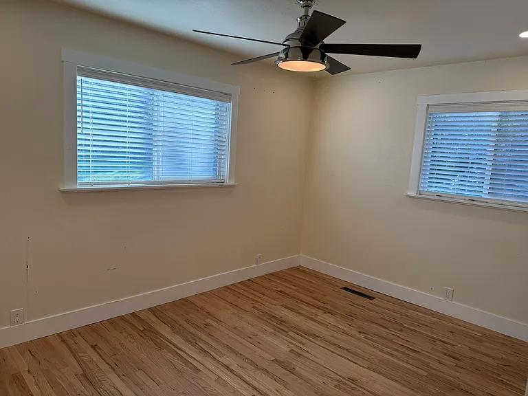 2743 S Davis Blvd — Photo 8