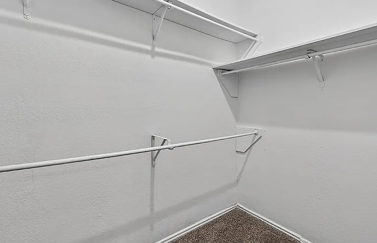 The Versailles Apartments — Photo 16