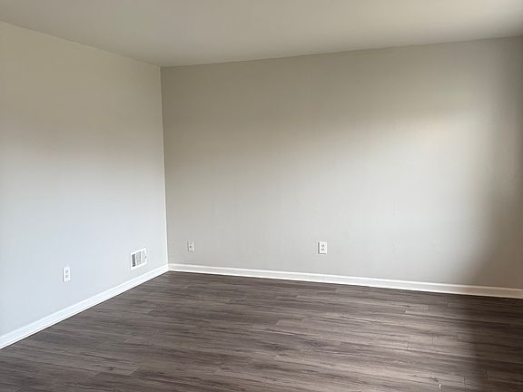 3rd image of 26173 Eton Ave