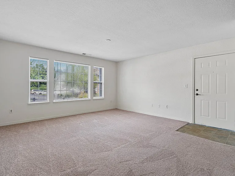 Stonecreek Apartments — Photo 13