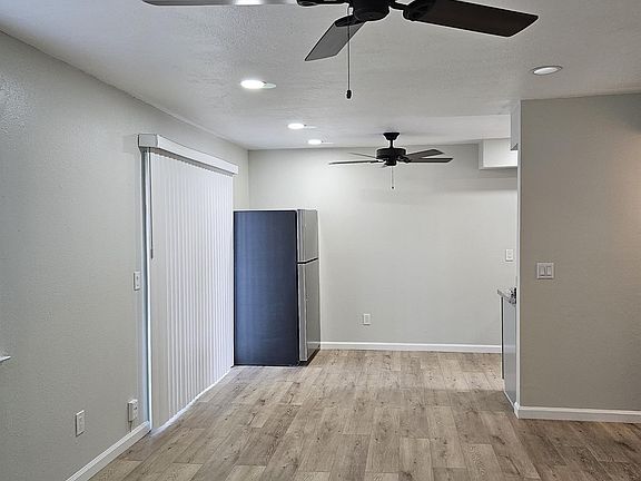 4th image of 375 Alemar Way #1