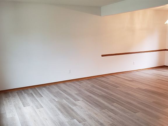 3rd image of 4422 Palm Ave