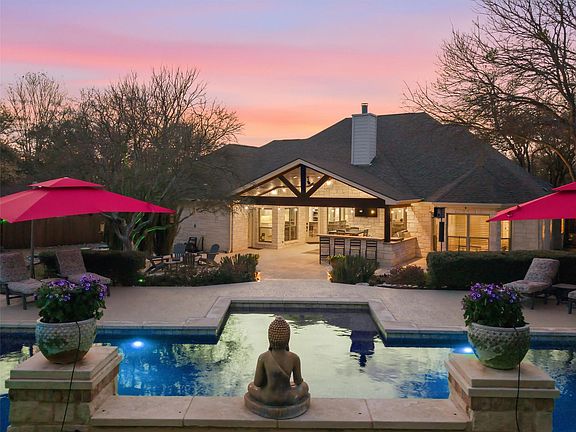 2nd image of 109 Roberts Cir