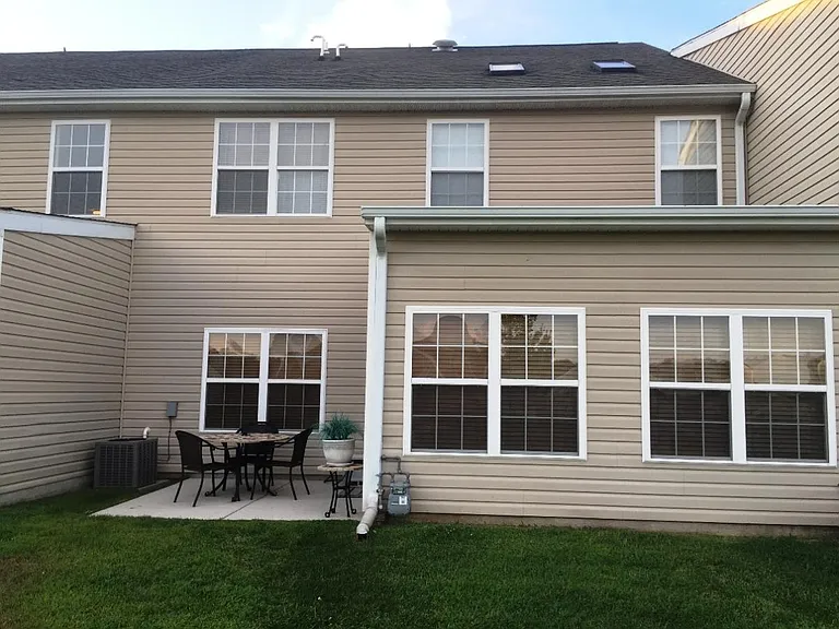 9507 Wedge Way — Photo 2