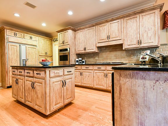 5th image of 4218 Waterford Dr
