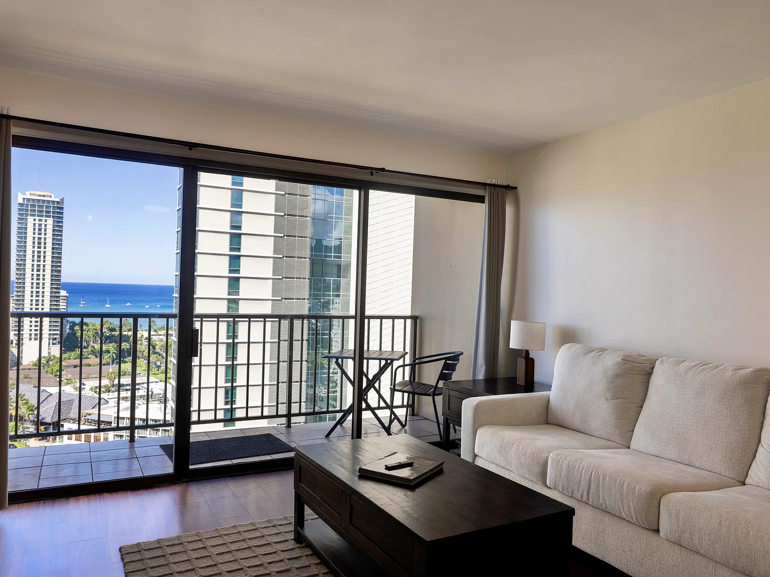 1 bed, 533 sqft, $3,400 — Photo 2