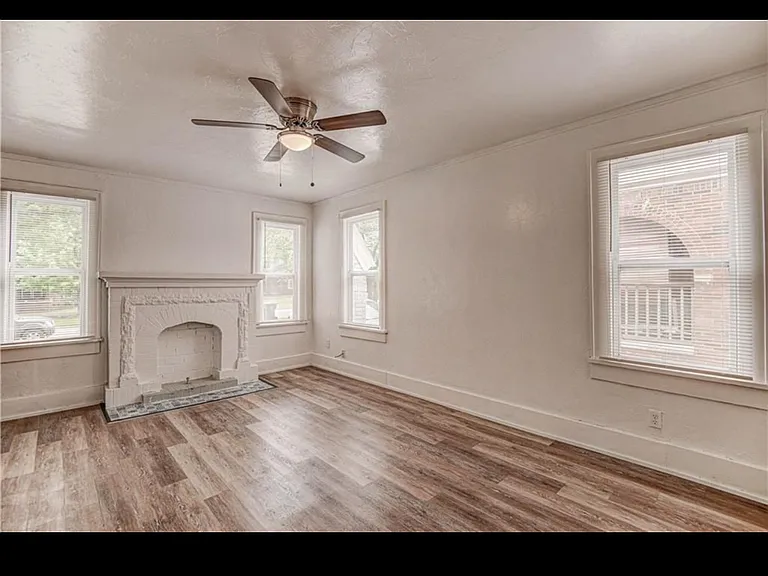 2423 NW 11th St — Photo 10