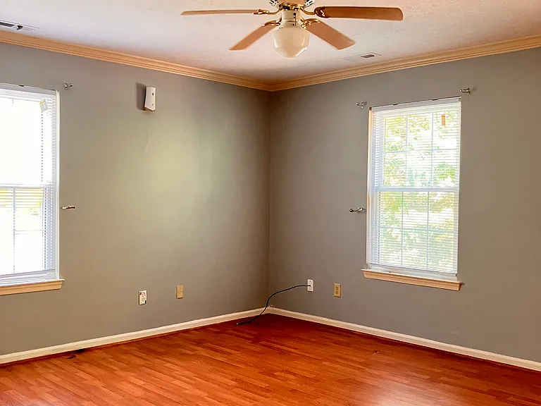4036 Bradshaw Dr — Photo 9