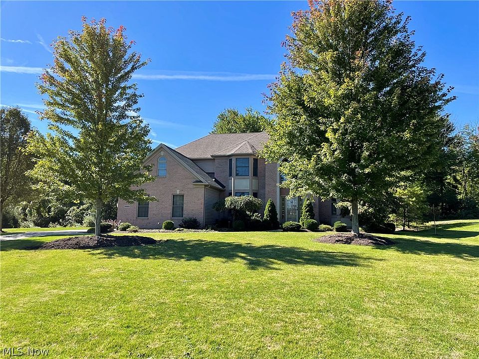 1st image of 5558 Hollythorn Dr