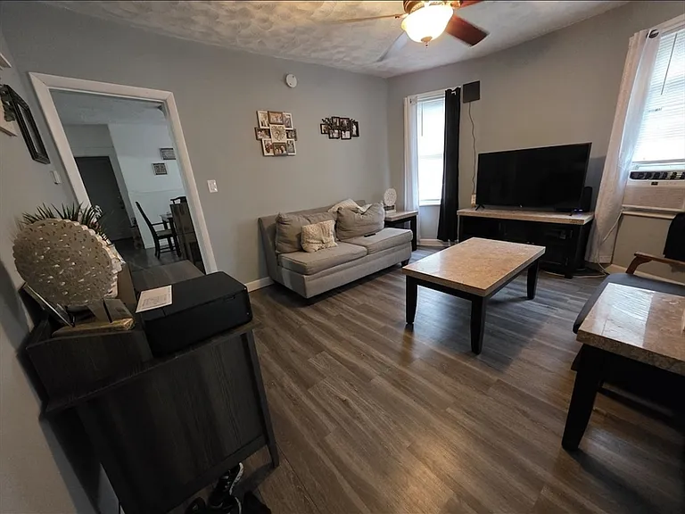 105 Arthur St #1 — Photo 5