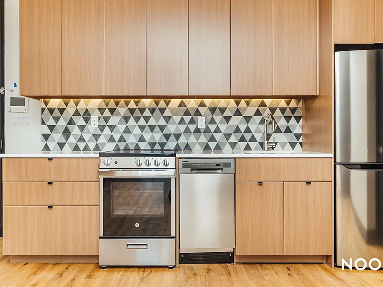 1270 New York Ave #5C — Photo 2