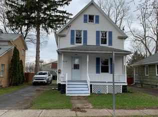 117 N Lincoln Rd, East Rochester, NY 14445