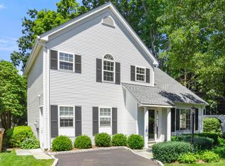 115 Top Gallant Rd UNIT 2, Stamford, CT 06902