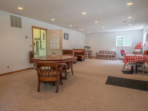 4th image of 20810 Parkfield Ave