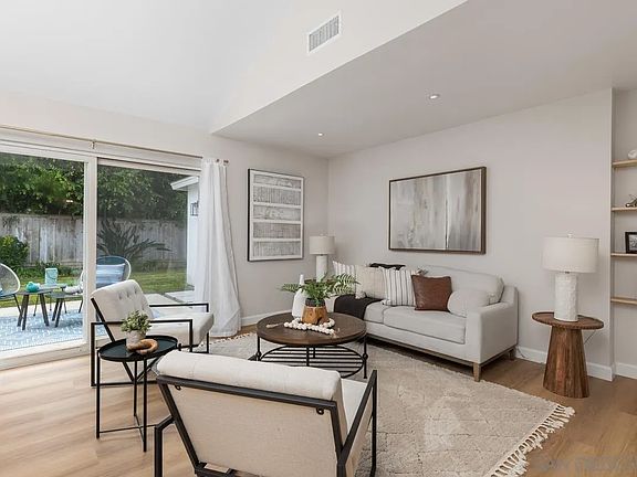 5th image of 6778 Edmonton Ave