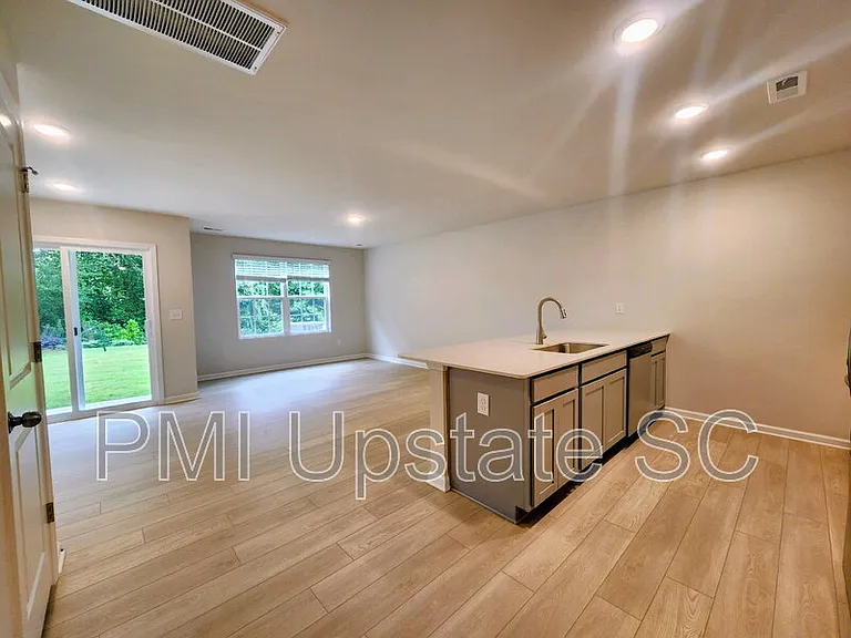 810 Sandbach Rd — Photo 6