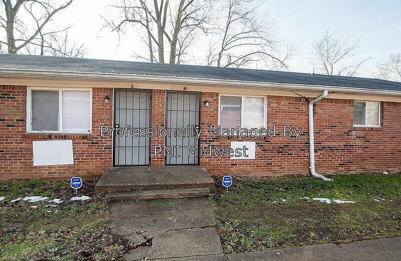 1st image of 3901 N Grand Ave APT 2