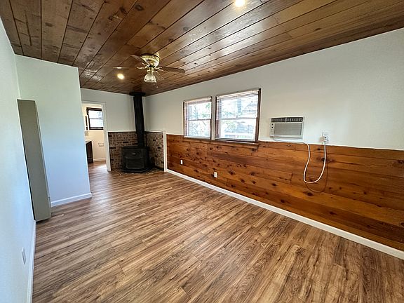 5th image of 54365 Pine Crest Ave #4