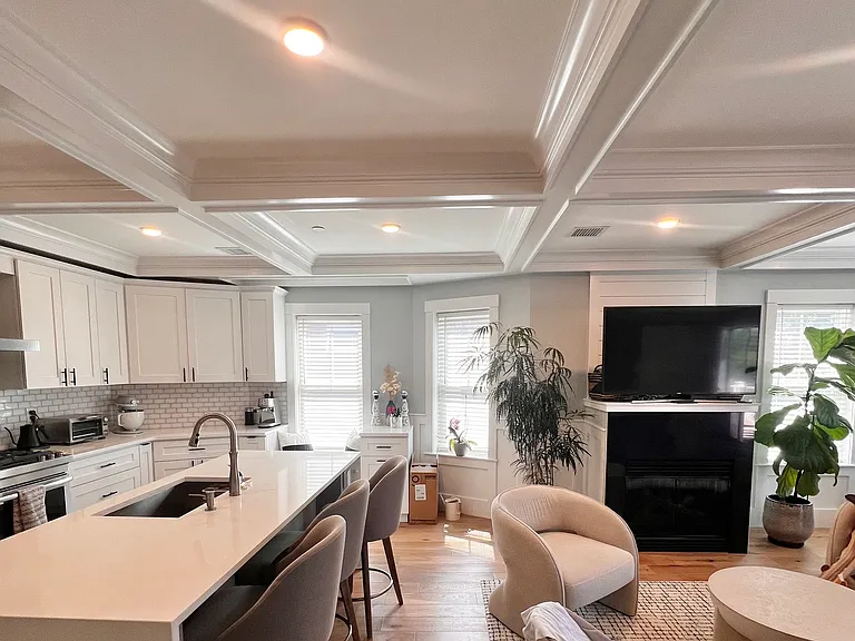 81 Conwell Ave #3 — Photo 3