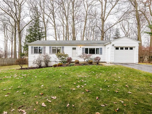 968 Danby Dr, Webster, NY 14580