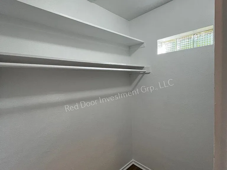 2903 E Michigan St — Photo 9