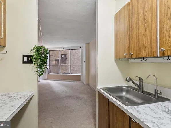 226 W Rittenhouse Sq APT 1702, Philadelphia, PA 19103