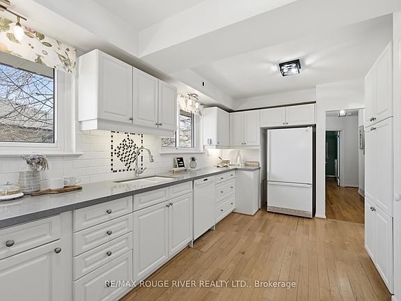 4th image of 114 Rochman Blvd