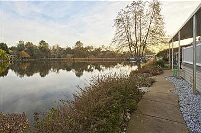3rd image of 6493 Lake Dr