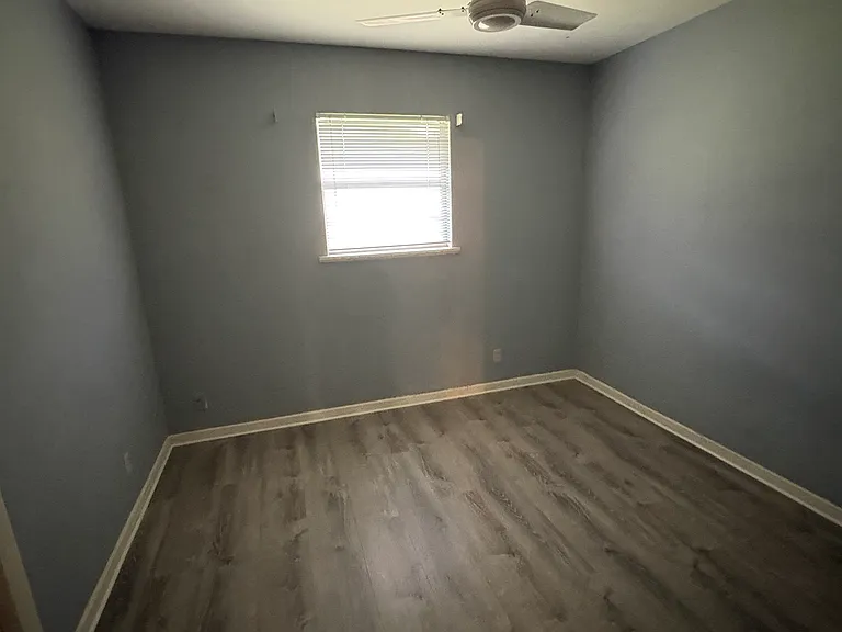 2051 N Woodland St — Photo 8