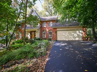 1370 Champion Forest Ct, Wheaton, IL