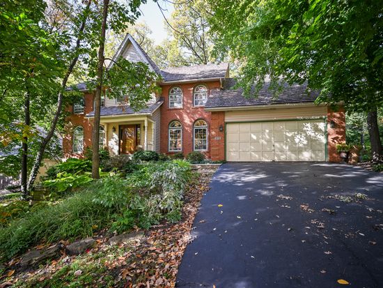 1370 Champion Forest Ct, Wheaton, IL 60187