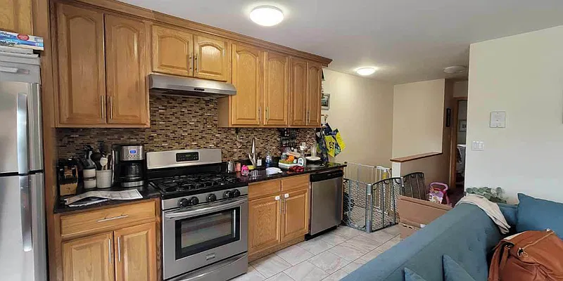 Rented by Metropolis International Realty Inc. | media 5