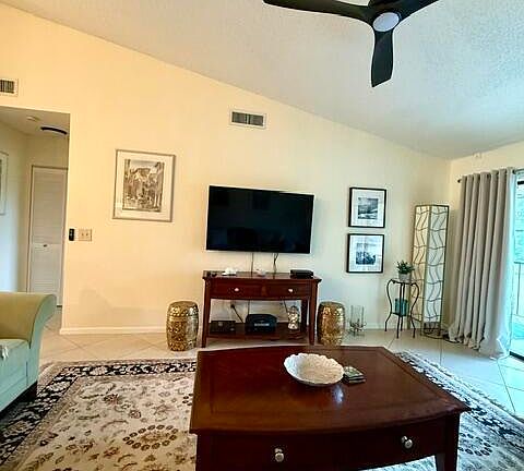 3rd image of 1002 Keystone Dr APT G