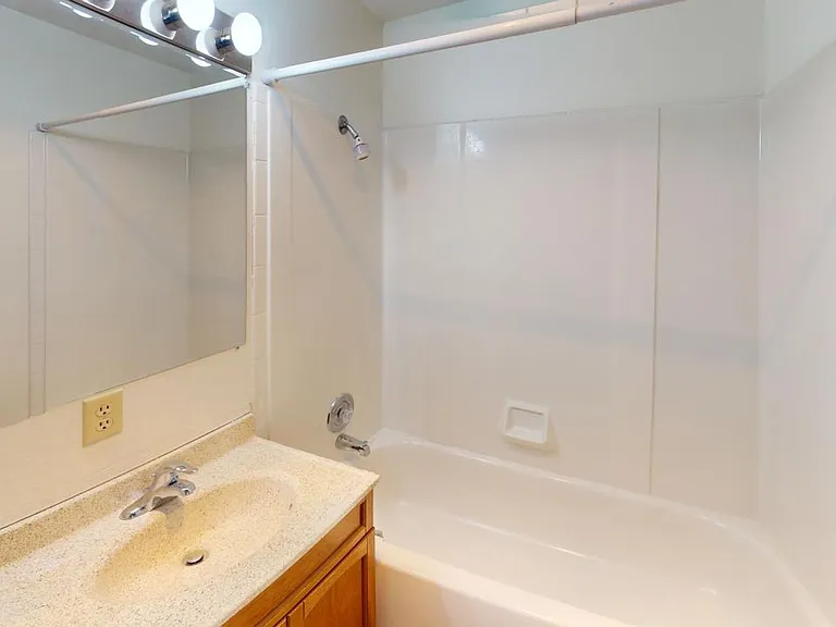 Park Place West Apartments — Photo 34