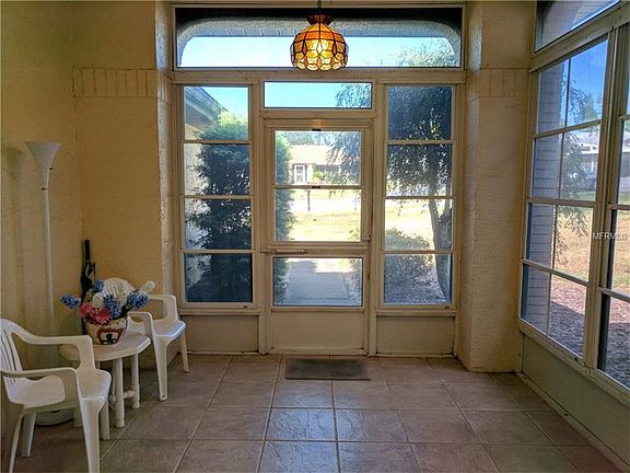 2nd image of 1953 Chesnut Pl