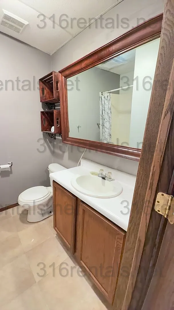 Empire Building Apartments — Photo 4
