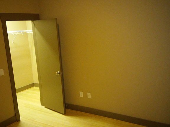 3rd image of 806 Wasena Ave SW APT 213