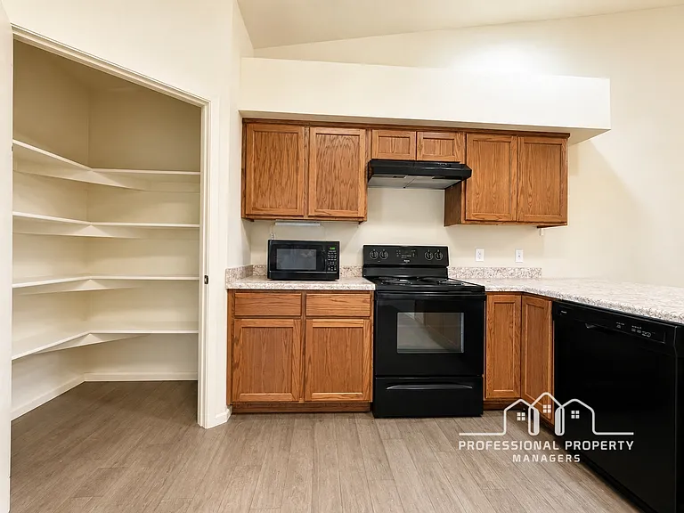 7334 E 39th Pl — Photo 4