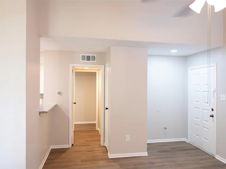 2021 Spenwick Dr #624 — Photo 6