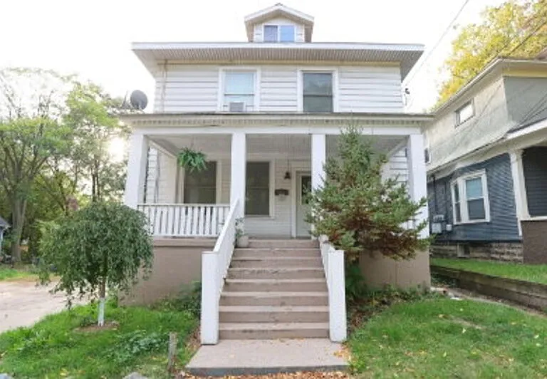 437 Eastern Ave SE #3 — Photo 4